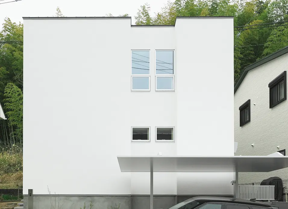 豊かな外の時間を愉しむ大人のくつろぎの家