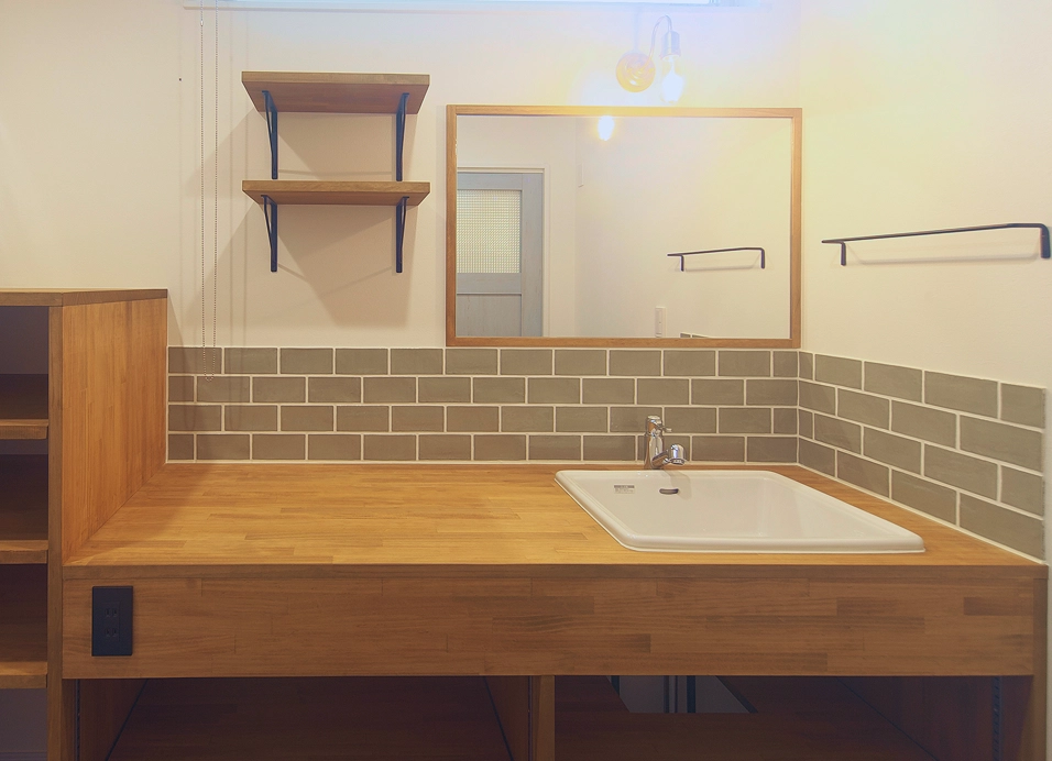 自然素材と曲線がつくるカフェライクな家