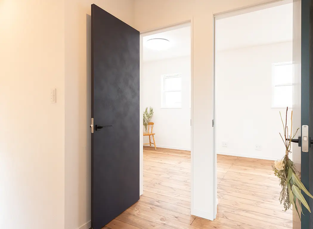 お気に入りの雑貨が映える温かな家