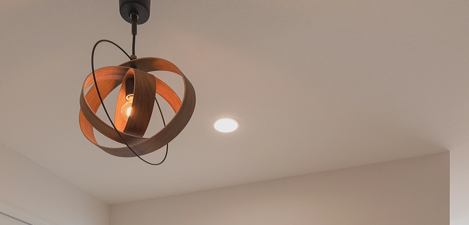 日常に特別な時間もたらす空と繋がる家